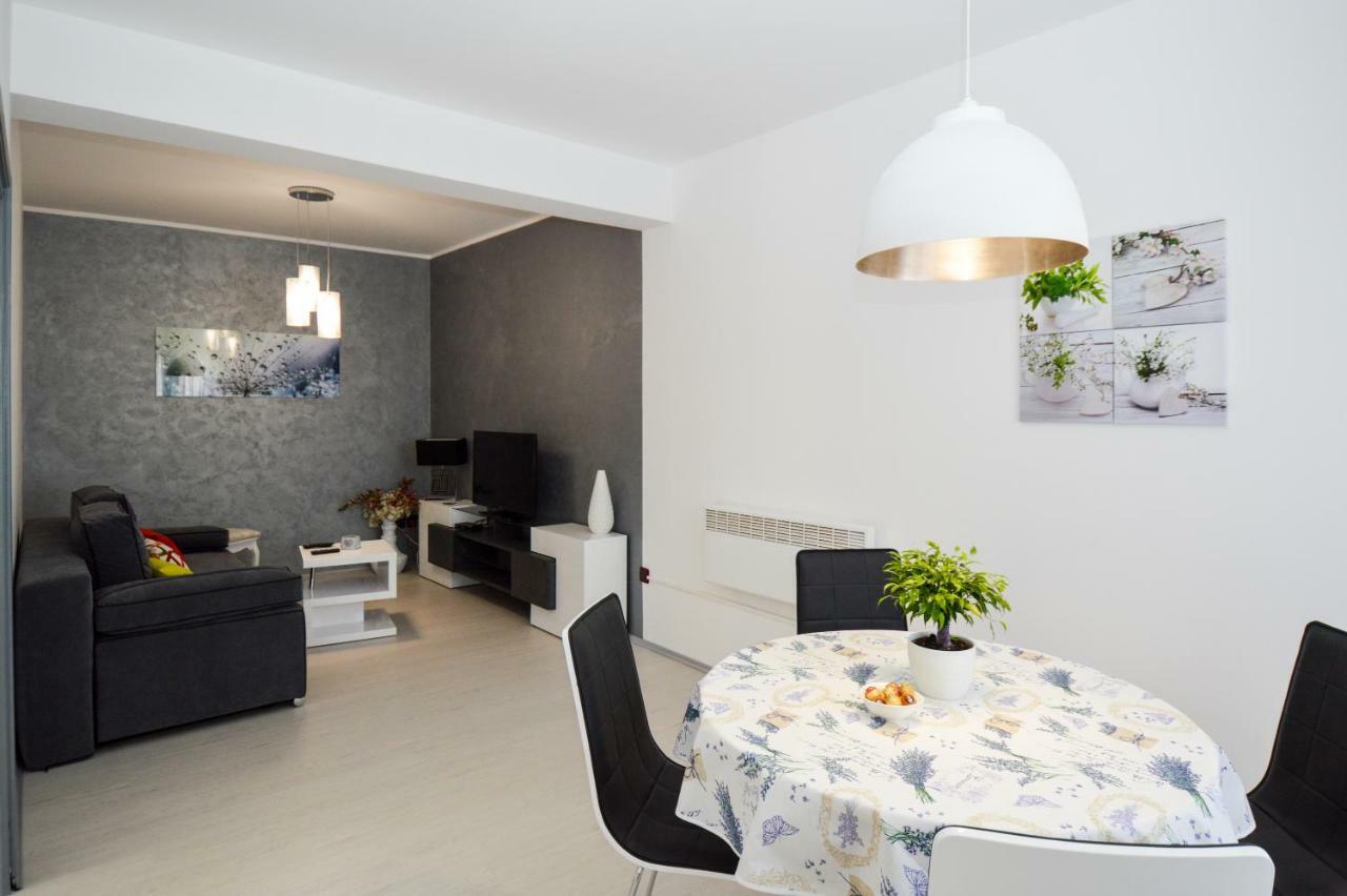 Sia House Lägenhet Pula Exteriör bild